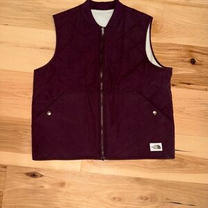 The North Face Quilted Vest reversible with Sherpa